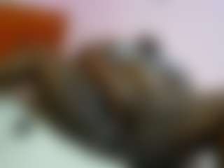 Live cam show with happysonia - Oil on Camiplay Live