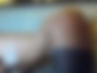 Live cam show with BlakeWow - Upskirt on livesuperchat.net