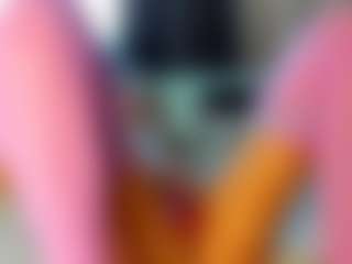Live cam show with BlakeWow - Living Room on Camsoda