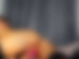 Show de cam en vivo con BlakeWow - Petite en Camsoda