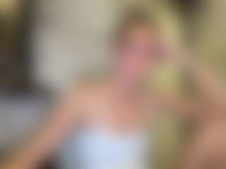 Live cam show with BlakeWow - Upskirt on SquirtSoMuch