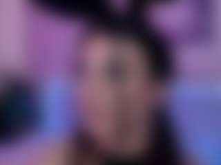 Live cam show with Vivi - Goth on CamClone