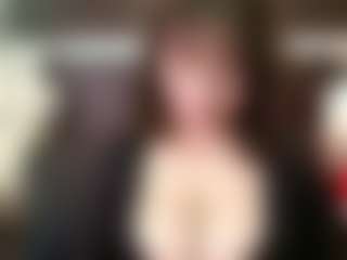 Live cam show with Tinny18 - Twitter on madthumbs