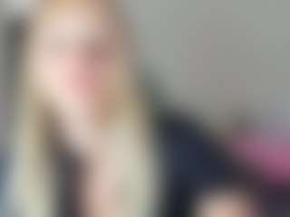 Live cam show with RouseReedd - Living Room on Dare Cams