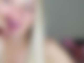 Live cam show with RouseReedd - Living Room on madthumbs