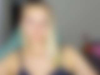 Live cam show with RouseReedd - Living Room on livesuperchat.net