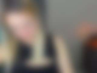 Live cam show with RouseReedd - Living Room on xxxlivecams.org