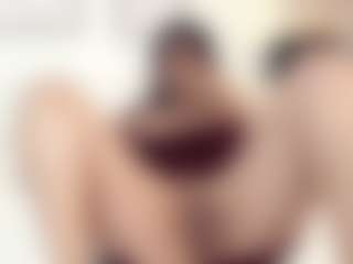 Live cam show with Ashley-Bruce - Busty on CamClone