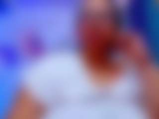 Lyalatin4 MILF webcam performer live streaming