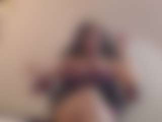 Live cam show with madie-eternity - Living Room on livesuperchat.net