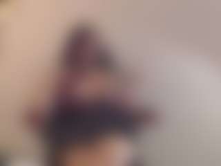 Live cam show with madie-eternity - Living Room on Camsoda
