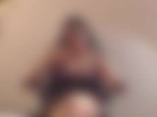 Live cam show with madie-eternity - Living Room on Camsoda