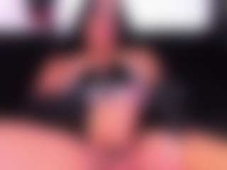 Live cam show with RobertaGutierrez - Drinking on crypto-cams