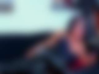 Live cam show with RobertaGutierrez - Smoking on madthumbs