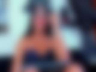 Live cam show with RobertaGutierrez - Tease on Camsoda