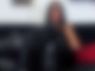 Live cam show with RobertaGutierrez - Average on Mixed Magazine Live