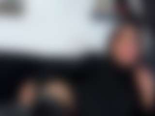Live cam show with RobertaGutierrez - Brown Eyes on Sweet Sext