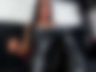 Live cam show with RobertaGutierrez - Average on Mixed Magazine Live