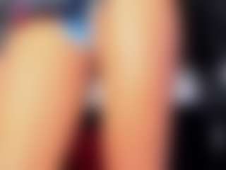Live cam show with RobertaGutierrez - Black Hair on Camsoda