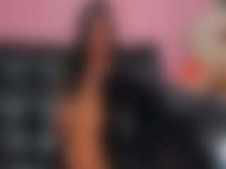 Live cam show with RobertaGutierrez - Brown Eyes on Dolls Live