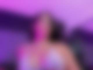 Live cam show with SaraaMills - Thong on Stripli.com