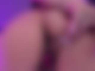 Live cam show with SaraaMills - Blowjob on Hubzter Live