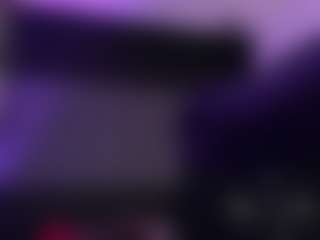 Live cam show with SaraaMills - Thong on Stripli.com