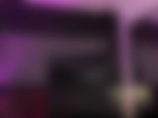 Live cam show with SaraaMills - Normal on camtv