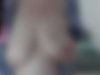 Live cam show with ellaswan - Bedroom Mature on Dare Cams