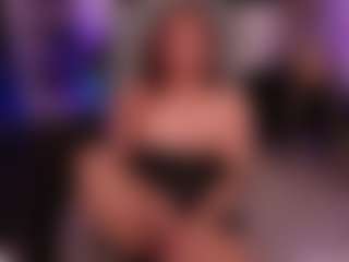 Live cam show with MissVelvet - Girlnextdoor on liverealitysex.com