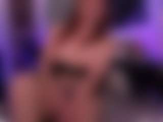 Live cam show with MissVelvet - Normal on StripNow