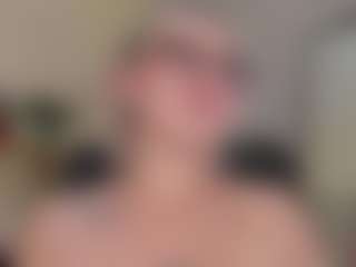 Live cam show with Sejmeett - Public Mature on Camsoda