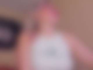 Live cam show with Sejmeett - Oil on Camsoda