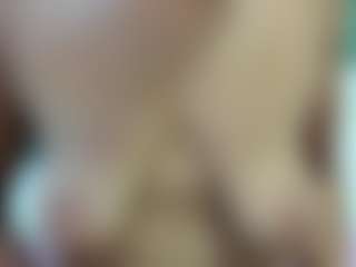 Live cam show with Hellen Curvelo - Petite on xxxlivecams.org