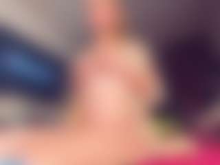 Live cam show with Vero Smokes - Average on nudelive.tv