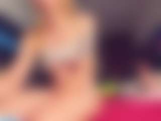 Live cam show with Vero Smokes - Tease on Camsoda