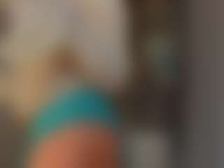Live cam show with frecklediyana - Angel on StripNow