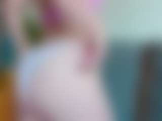 Live cam show with misssophy - Living Room on liverealitysex.com