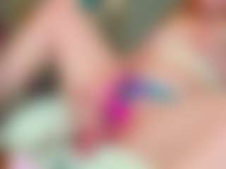 Live cam show with misssophy - Moaning on eurowanks.com