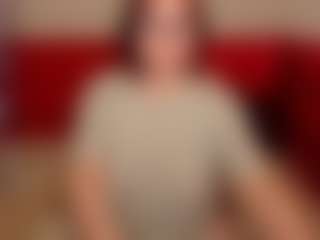 Live cam show with EmilyAmorre - Average on Camsoda