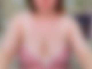 Live cam show with EmilyAmorre - Hairy Pussy Teen (18+) on MyBangCams