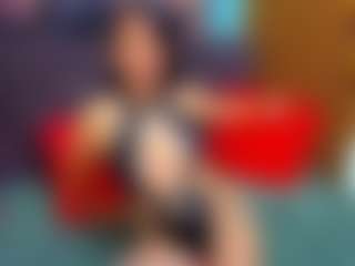 Live cam show with LauraSin - Outside on TeamSkeetLive