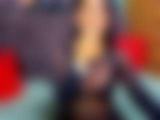 Live cam show with LauraSin - Costume on Milfs Live