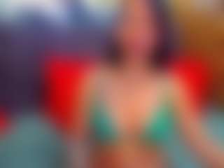 Live cam show with LauraSin - Outside on Camsoda