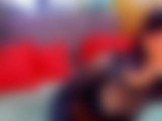 Live cam show with LauraSin - Costume on StripNow