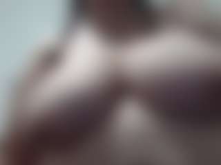 Live cam show with Allyyson-sweet - Blonde Hair Curvy on TottyGirls