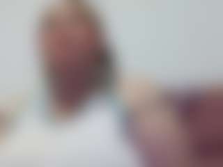 Live cam show with Allyyson-sweet - Upskirt on CamClone