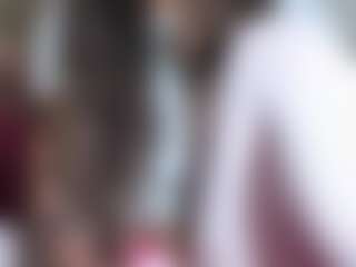 Spettacolo in cam dal vivo con Divine - Brown Hair Petite su Camsoda