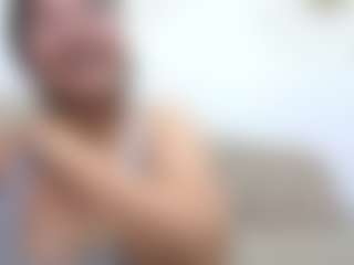 Live cam show with Miah Collings - Brown Hair on justonemore.cc