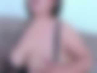 Live cam show with Miah Collings - Colombia on Hubzter Live